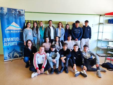 Imagen Alumnado de Bachillerato del IES Monegros Gaspar Lax de Sariñena,...